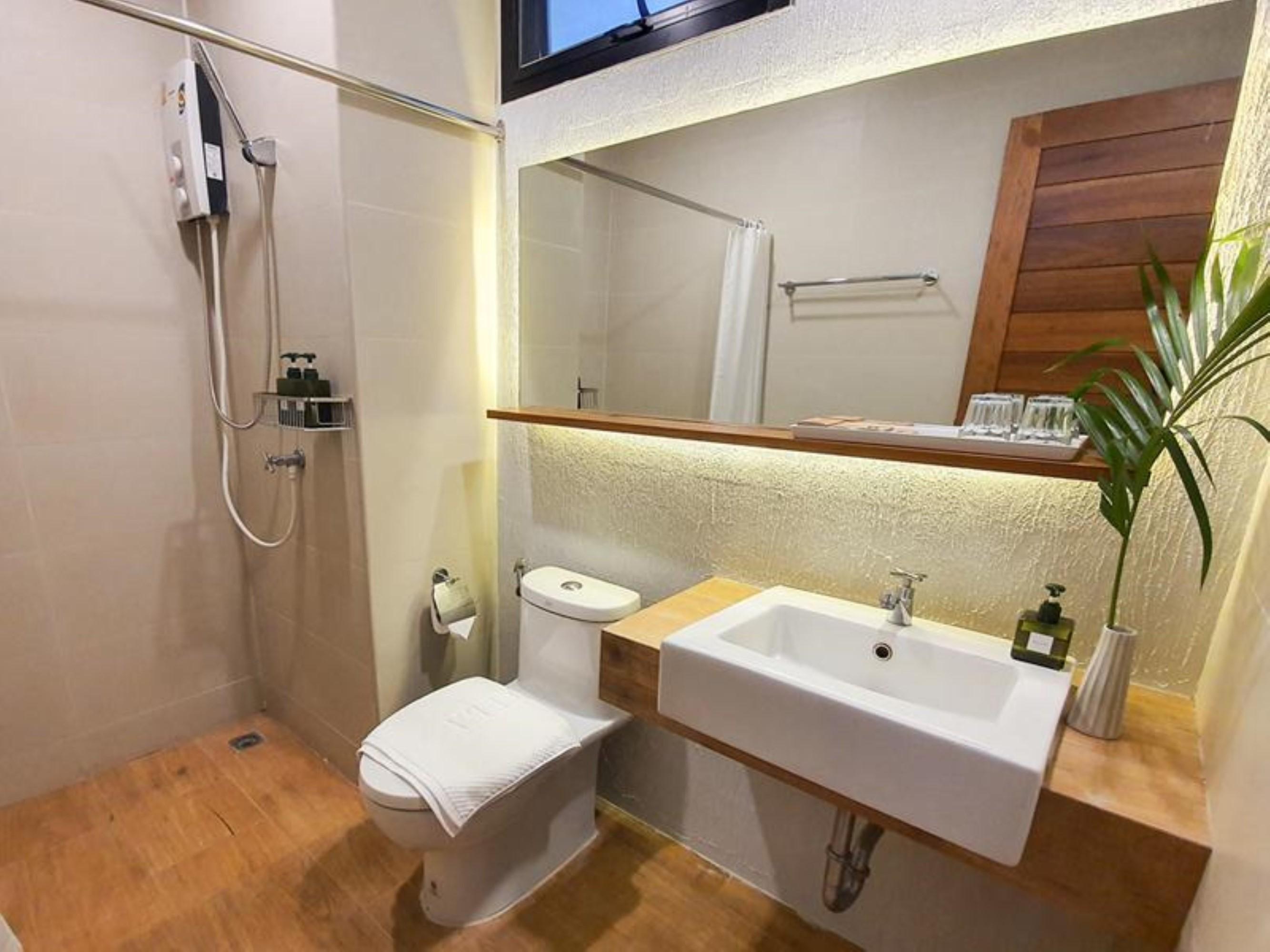 Mini House Aonang Hotel SHA Plus Ao Nang Bagian luar foto